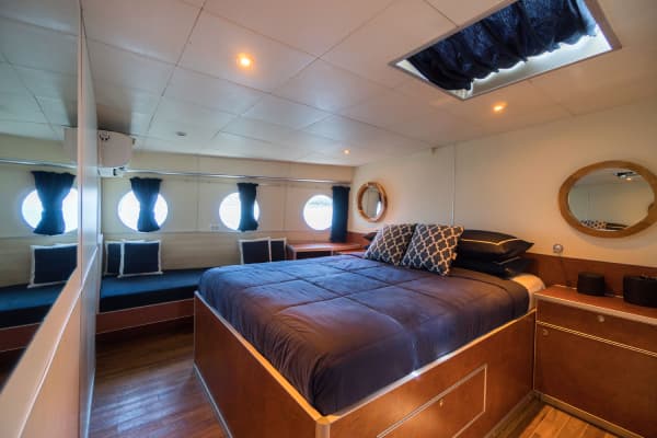 Haruku Yacht Charter